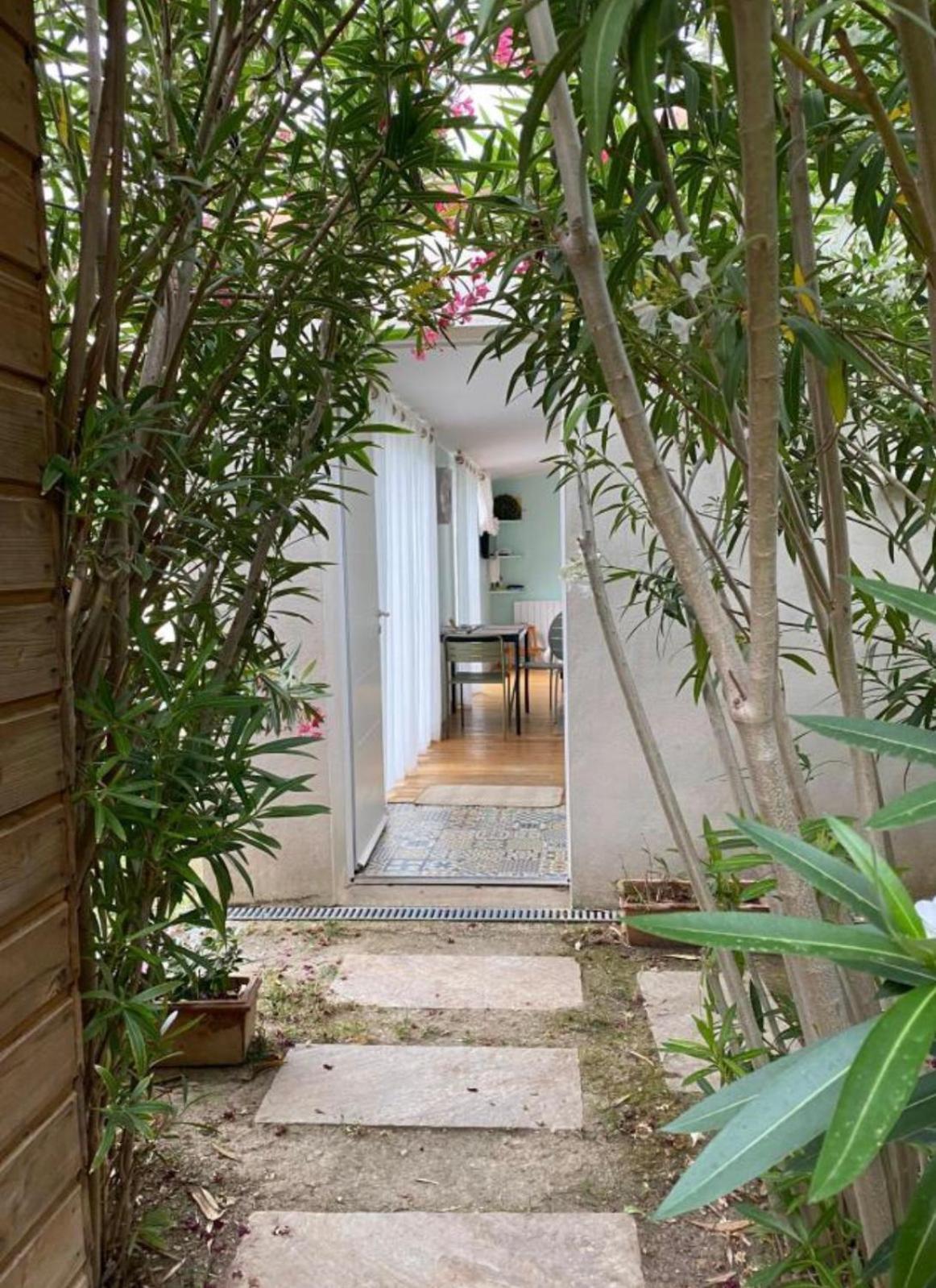 Chambre studio indépendante au calme vue sur piscine Teyran Esterno foto